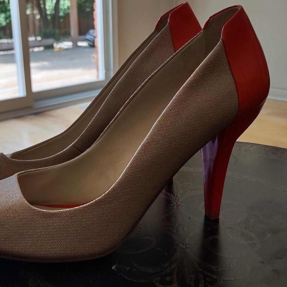 Women's shoes